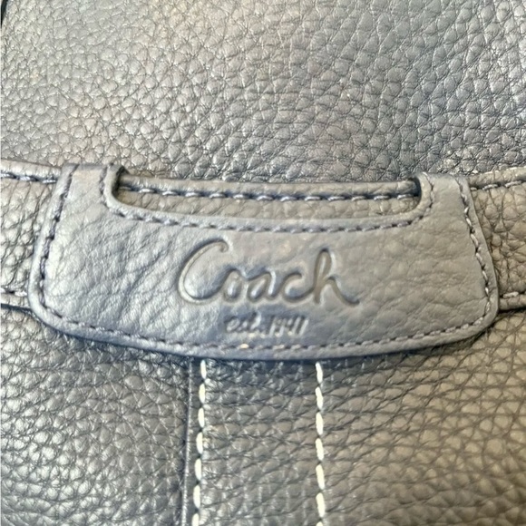 Vintage Coach Navy Blue Leather Handbag! - Picture 3 of 11